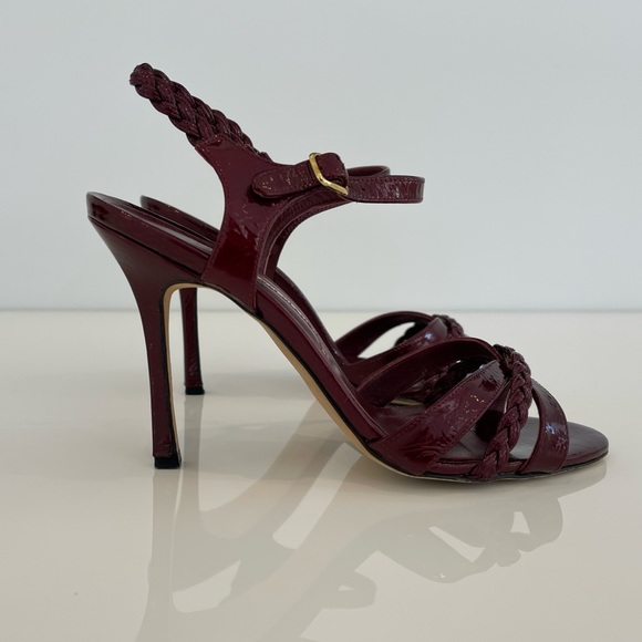 MANOLO BLAHNIK BURGUNDY PATENT LEATHER SANDALS 7.5 - Picture 1 of 15